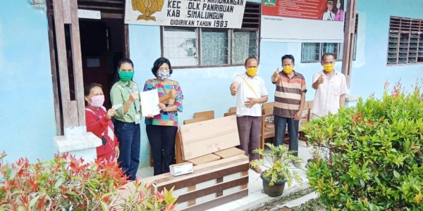 PT PTL Berikan Bantuan Alat Sekolah, Kepala Sekolah : Terima Kasih