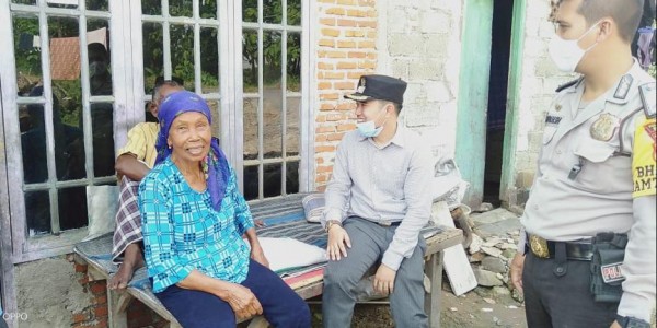 Kades Setia Asih Cek langsung Warga Penerima BLT Dana Desa