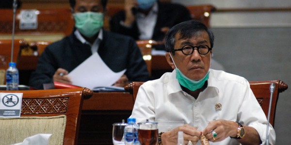 Menkumham Raker Dengan Komisi III DPR