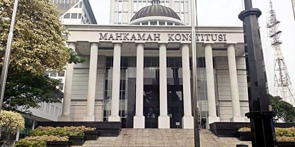 MK Tolak Gugatan Uji Materi Amien Rais Cs Terkait Perppu COVID-19