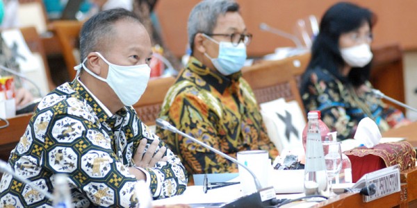 Menteri Perindustria Raker Dengan Komisi VI DPR