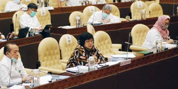Menteri KLH Siti Nurbaya Raker Dengan Komisi IV DPR