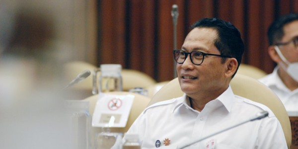 Dirut Bulog Raker Dengan Komisi IV DPR