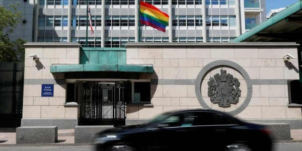 Kibarkan Bendera LGBT, Amerika Diolok-olok Presiden Rusia