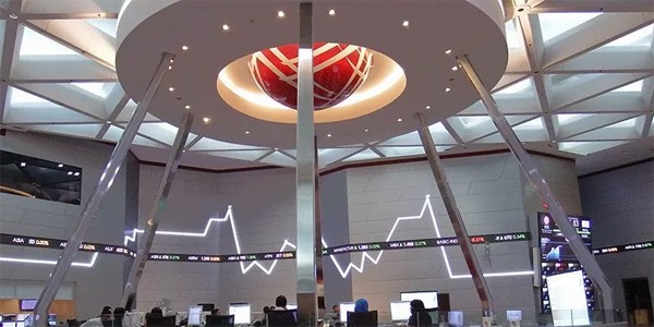 IHSG Awal Pekan Menguat Tembus Level Psikologis 5.000