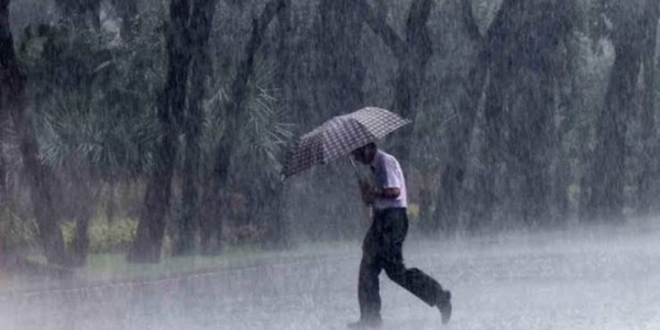 BMKG Ingatkan Masyarakat Jakarta Waspadai Hujan Disertai Angin Kencang Siang Ini