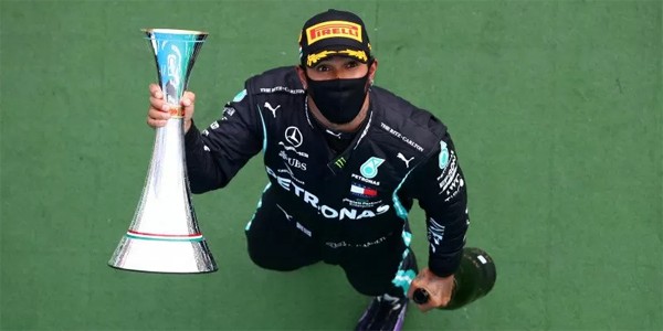 Hamilton Juarai GP Hungaria untuk ke-8 Kalinya