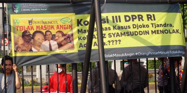 Copot Aziz Syamsuddin Sebagai Anggota DPR