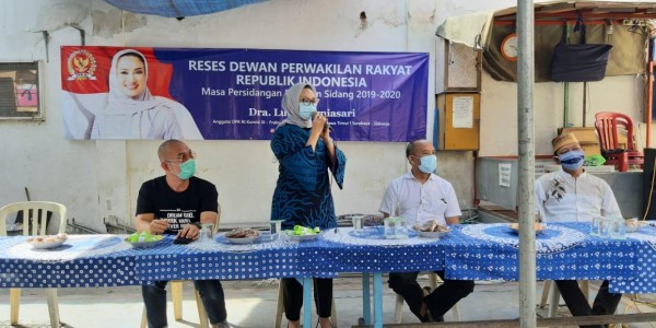 Blusukan ke Dapil, Lucy Kurniasari Bagikan Sembako