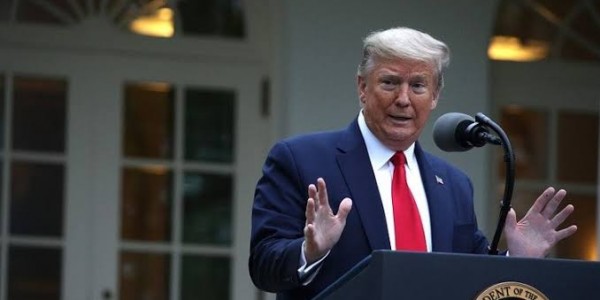 Terancam Kalah, Trump Minta Pilpres Ditunda