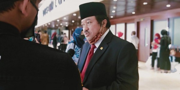 Idris Laena : Jaga Kesehatan Dengan Selalu Pakai Masker