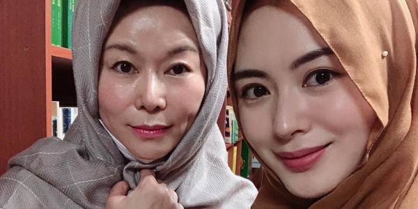 Butuh 8 Tahun, Muallaf Cantik Ayana Bisa Ajak Ibu ke Masjid