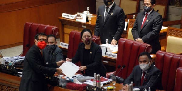 Yasonna Laoly Sampaikan Keputusan Pemerintah Ke DPR