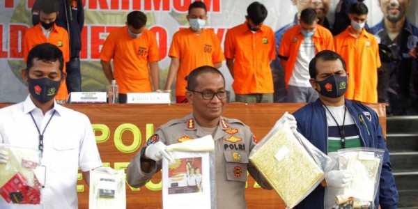 Polisi: Peserta Pesta Asusila Sesama Jenis di Jaksel Ada yang Sudah Menikah