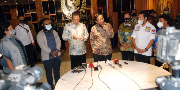 Pimpinan MPR  Gelar Rapat  Dengan  Menkopolhukam, Panglima TNI, Kapolri dan Pimpinan Komite II DPD RI