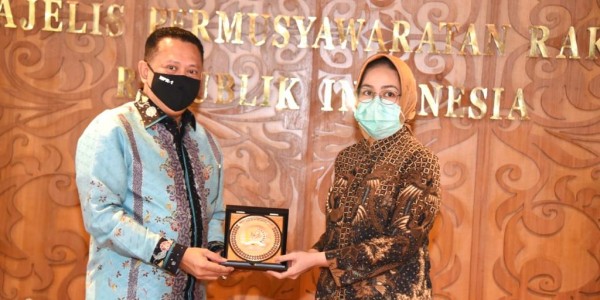MPR RI dan APEKSI Tandatangani MoU Sosialisasi Empat Pilar MPR RI
