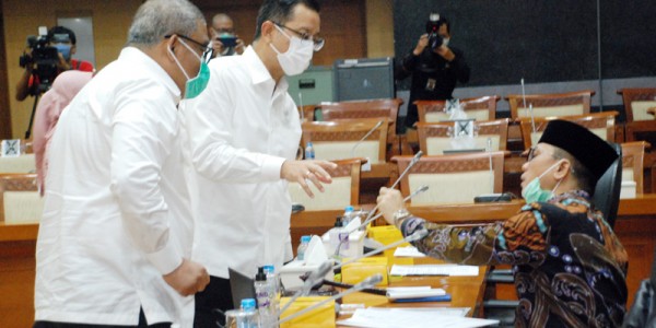 Mensos Bahas Anggaran Tahun 2021  Dengan Komisi VIII DPR