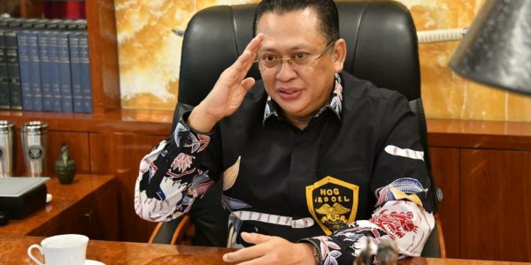 Ketua MPR RI Bersama PARFI Salurkan Bantuan kepada Pekerja Seni