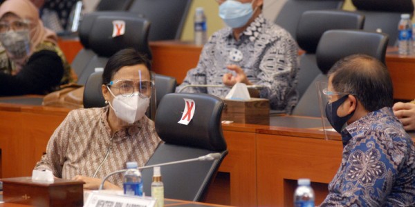 Menkeu Dan Menteri Bappenas Raker Dengan  Banggar DPR