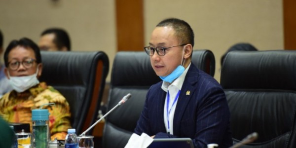 Pengurus DPP PAN Jalani Test Swab Usai Anggotanya Positif Covid-19