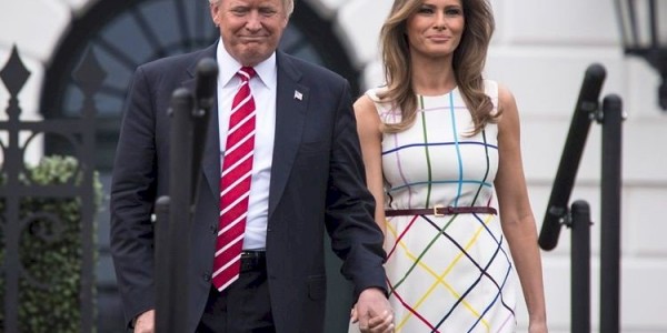 Presiden AS Donald Trump Dan Istrinya Positif Covid-19