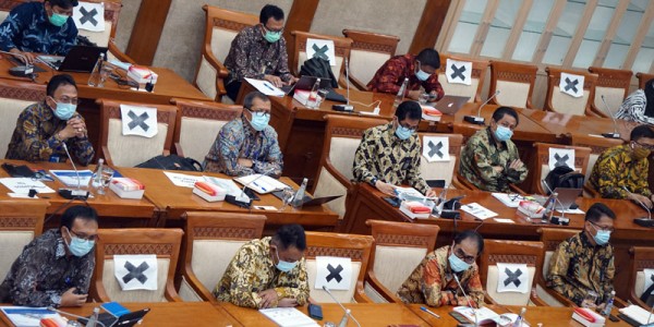 Komisi VI DPR Raker Dengan Holding BUMN Farmasi