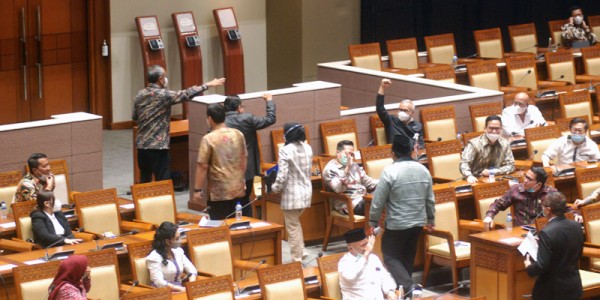 Fraksi Demokrat Word Out Dari Paripurna Omnibus Law