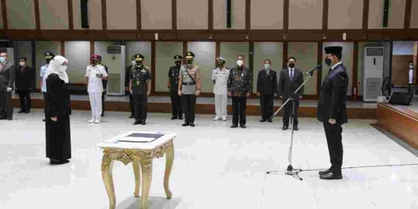 Gubernur Anies Lantik Sri Haryati Sebagai Penjabat Sekda DKI