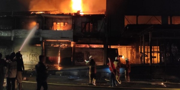 Bioskop Grand Theatre Simpang Lima Senen Terbakar