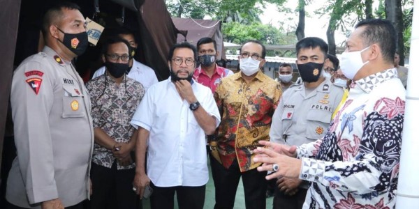 Bamsoet Berikan Bantuan Makanan bagi Personil Brimob di Komplek MPR/DPR/DPD RI