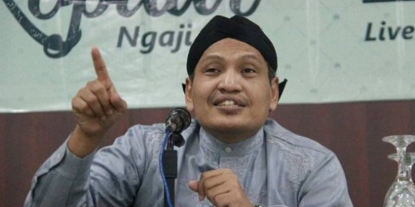 Ulil: Intelektual di Kekuasaan Jatuh-Bangun Mendeligitimasi Demo Buruh dan Mahasiswa