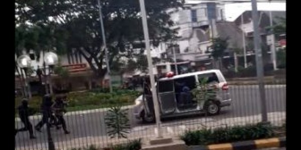 Ambulance Ditembaki Gas Air Mata Saat Demo Omnibus Law, Ini Kata Polisi