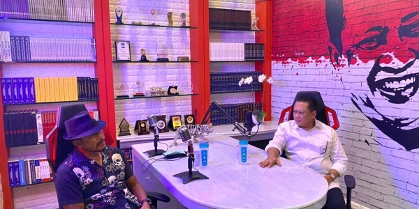 Ngobras Sampai Ngompol Bareng Mantan Wakapolri Nanan Soekarna, Bahas Dinamika dan Tantangan Polri