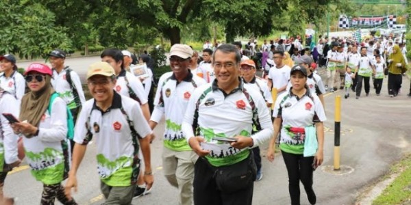 Rayakan HUT ke 75 TNI, Ratusan warga Indonesia ikuti Jalan Santai di Brunei