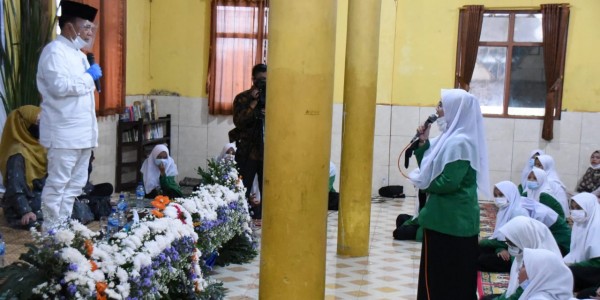 Dialog Dengan Santri, Syarief Hasan Harap Beasiswa Pendidikan Untuk Rakyat Kecil Diperluas