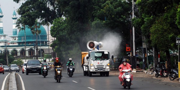 Palang Merah Indonesia Semprot Disinfektan