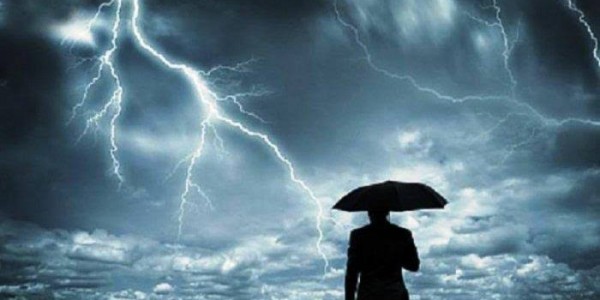 Hari Minggu Ini, Jakarta Diprediksi Diguyur Hujan Disertai Petir