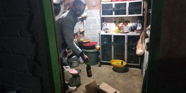 Gegara Polisi Datang, Warga Pesta Miras Kabur