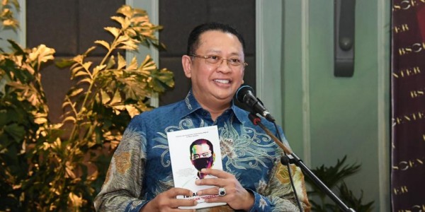 Bamsoet Luncurkan Buku ke-18 'Tetap Waras, Jangan Ngeres'