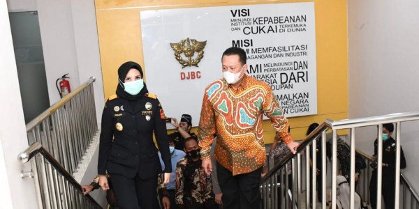 Kunjungi Bea Cukai Bandara Soekarno Hatta, Bamsoet Dorong Ekspor Produk UMKM