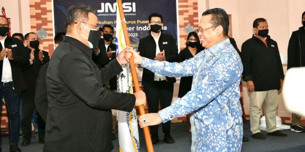 Lantik Pengurus JMSI, Bamsoet Ingatkan Bahaya Informasi Hoax Pandemi Covid-19
