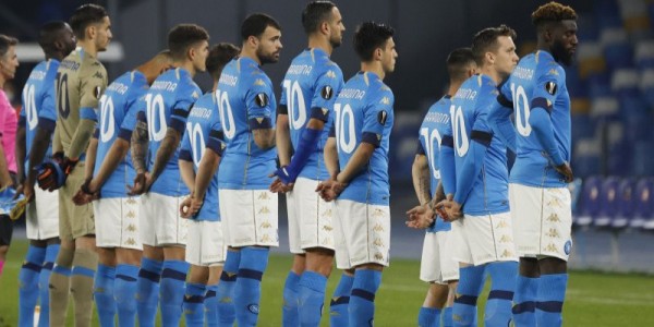 Kenang Maradona, Para Pemain Napoli Kompak Pakai Jesey Nomor 10