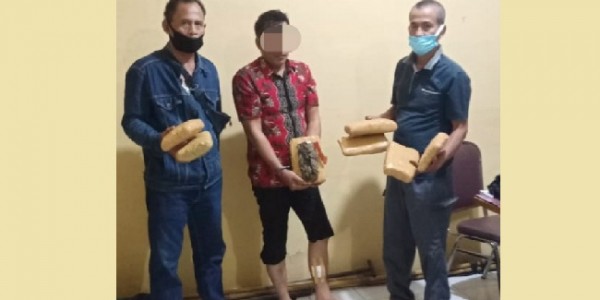 Hendak Kabur, Bandar Ganja Didor