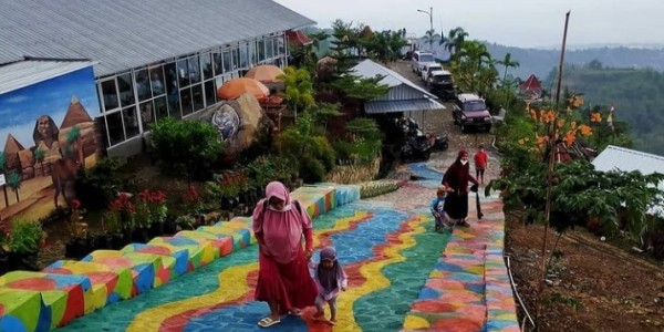 Obyek Wisata Green Hill Sirampog Menjadi Sasaran Untuk Berlibur