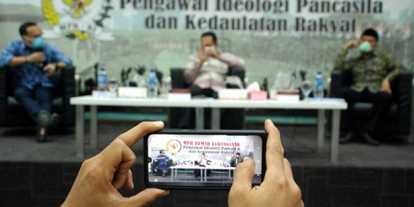 Diskusi MPR RI "Mengoptimalkan SDM di Tengah Pandemi Covid-19"