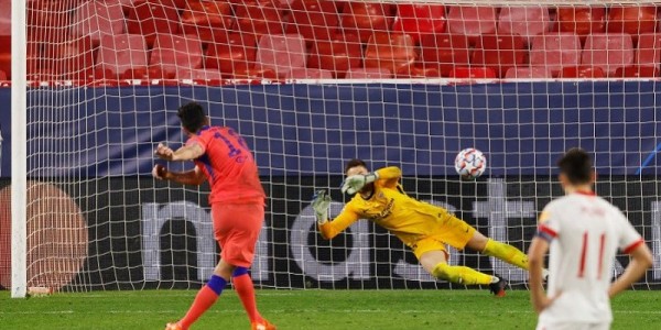 Chelsea Cukur Sevilla 4-0, Semua Gol Diborong Giroud