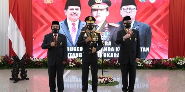 Tjahjo dan Sofyan Djalil Dapat Penghargaan Bintang Bhayangkara Utama dari Kapolri