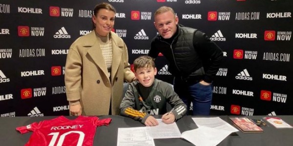 Anaknya Gabung di MU,  Wayne Rooney: Pertahankan Kerja Keras, Nak