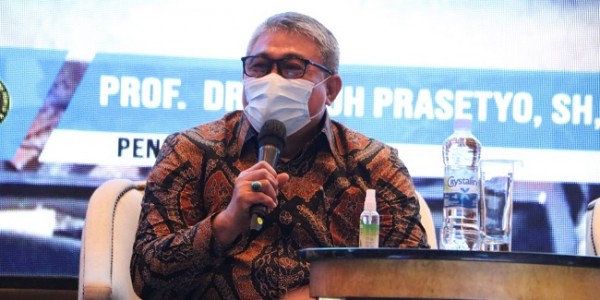 DKPP Bedah Tiga Buku Karya Prof. Teguh Prasetyo