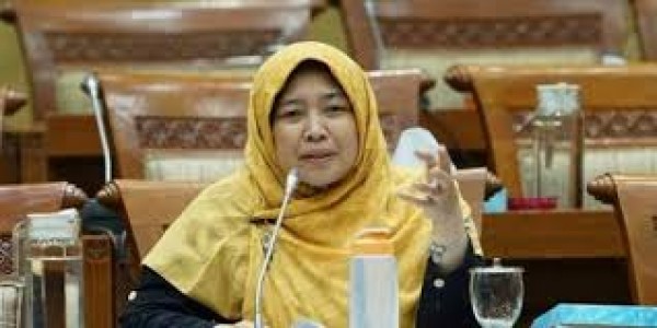 Catatan Akhir Tahun Bidang Kesehatan, DPR Sebut Pemerintah Tertatih Hadapi Pandemi